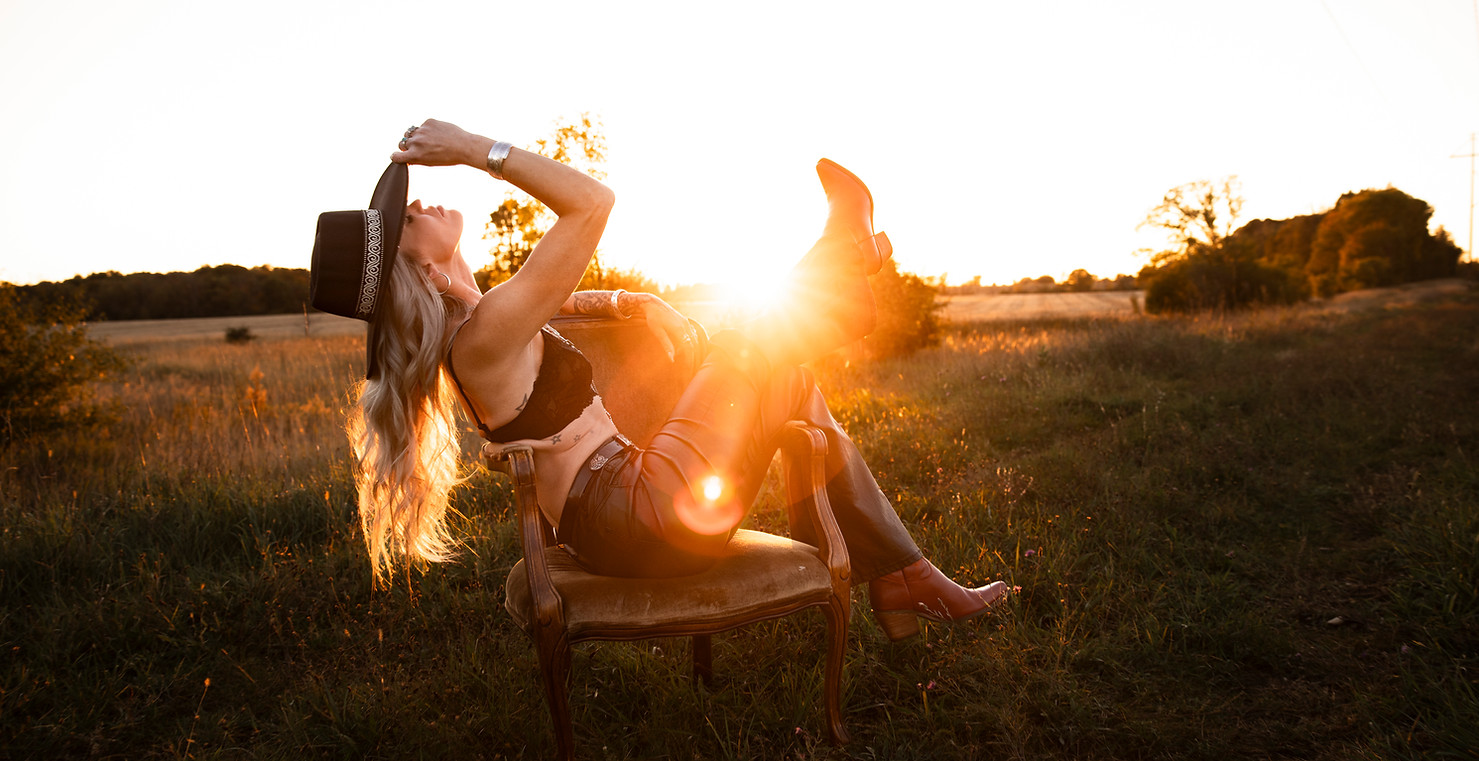 AmyITGirlCowgirlFinal075.jpg