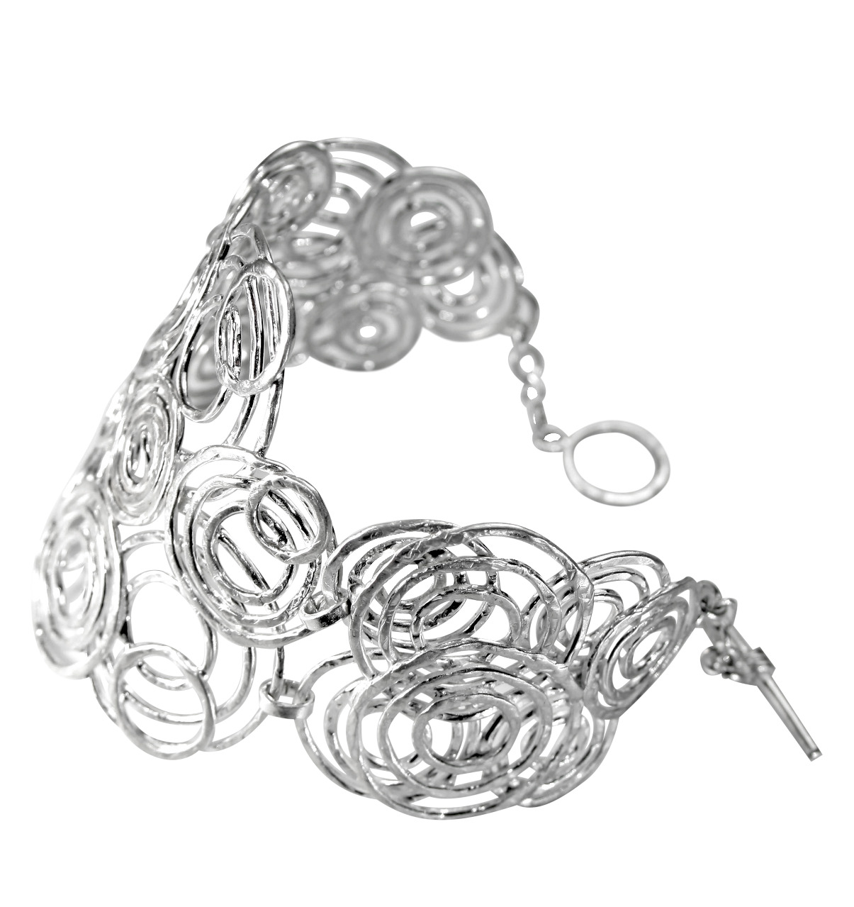 Concentric circles bracelet with toggle clasp