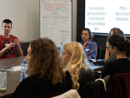 Když na bezpečí záleží: studenti hodnotí workshopy KONSENT