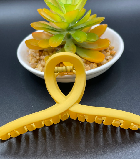 Thumbnail: Crisscross Matte Yellow Hair Claw Clip