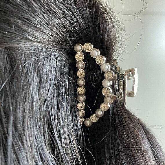 Thumbnail: The Pearl Brilliance Hair Claw Clip 