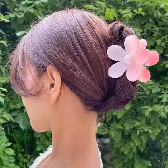 Thumbnail: Ombré Pink Flower Hair Claw Clip