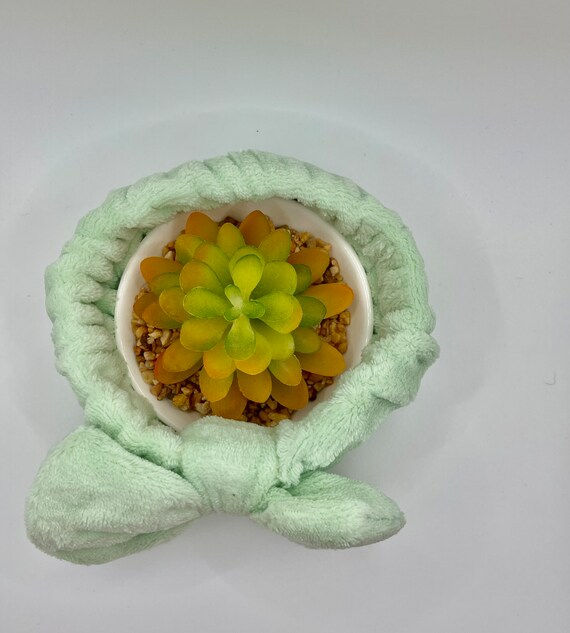 Thumbnail: Splendor Bath Headbands 