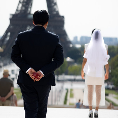 Eiffel tower engagement paris Photoshoot - Gili Rolland Photography