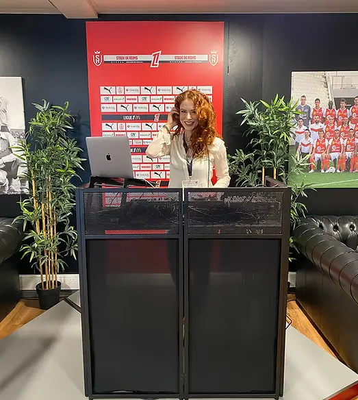 Mari, chanteuse et DJ, Little Star Paris — soirée au Stade de Reims