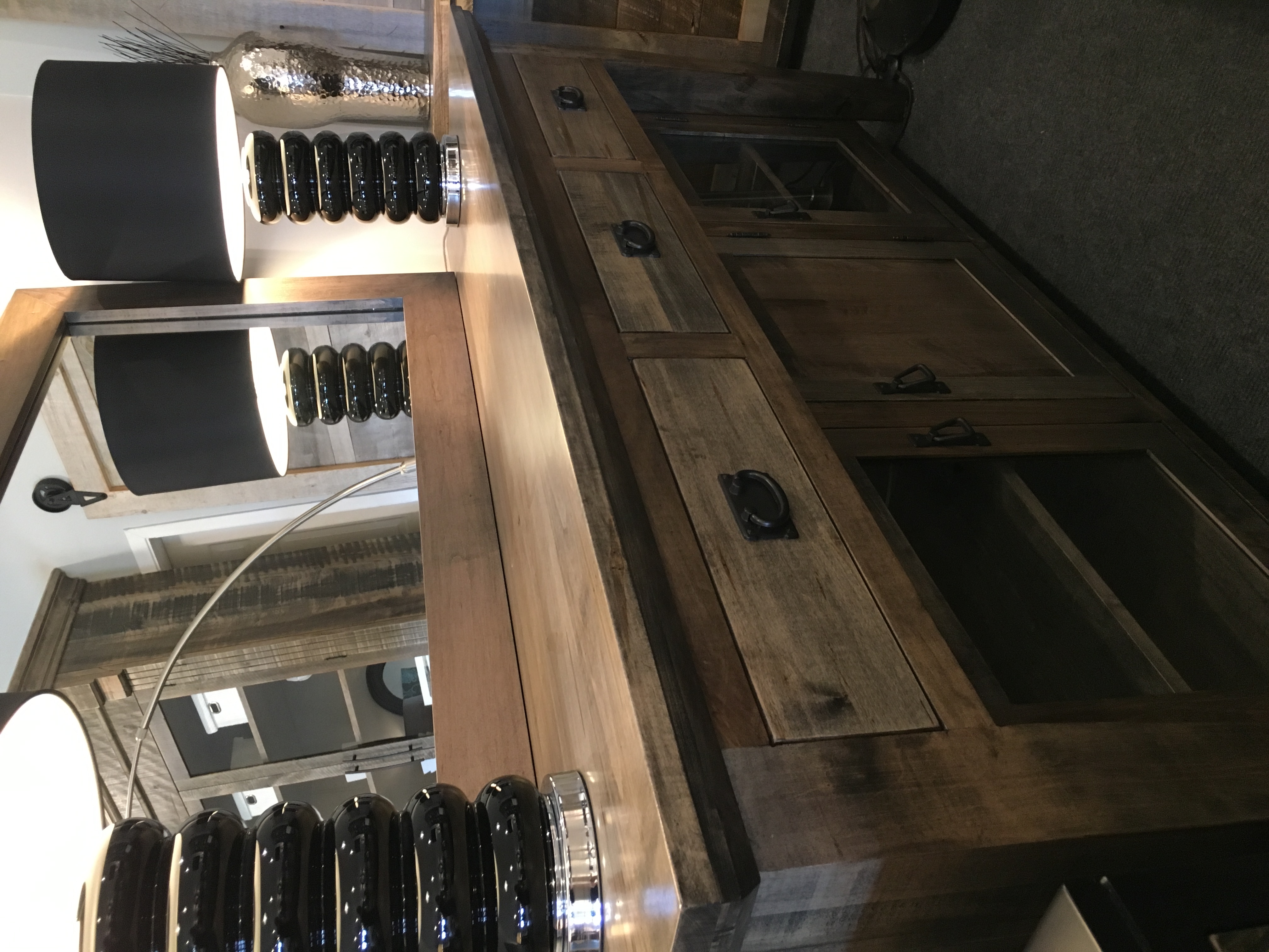 Bevel top Server