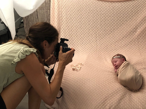 coulisses d'une séance photo nouveau né en studio à Marseille