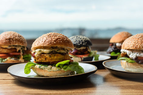 photo de hamburgers sur e comptoir