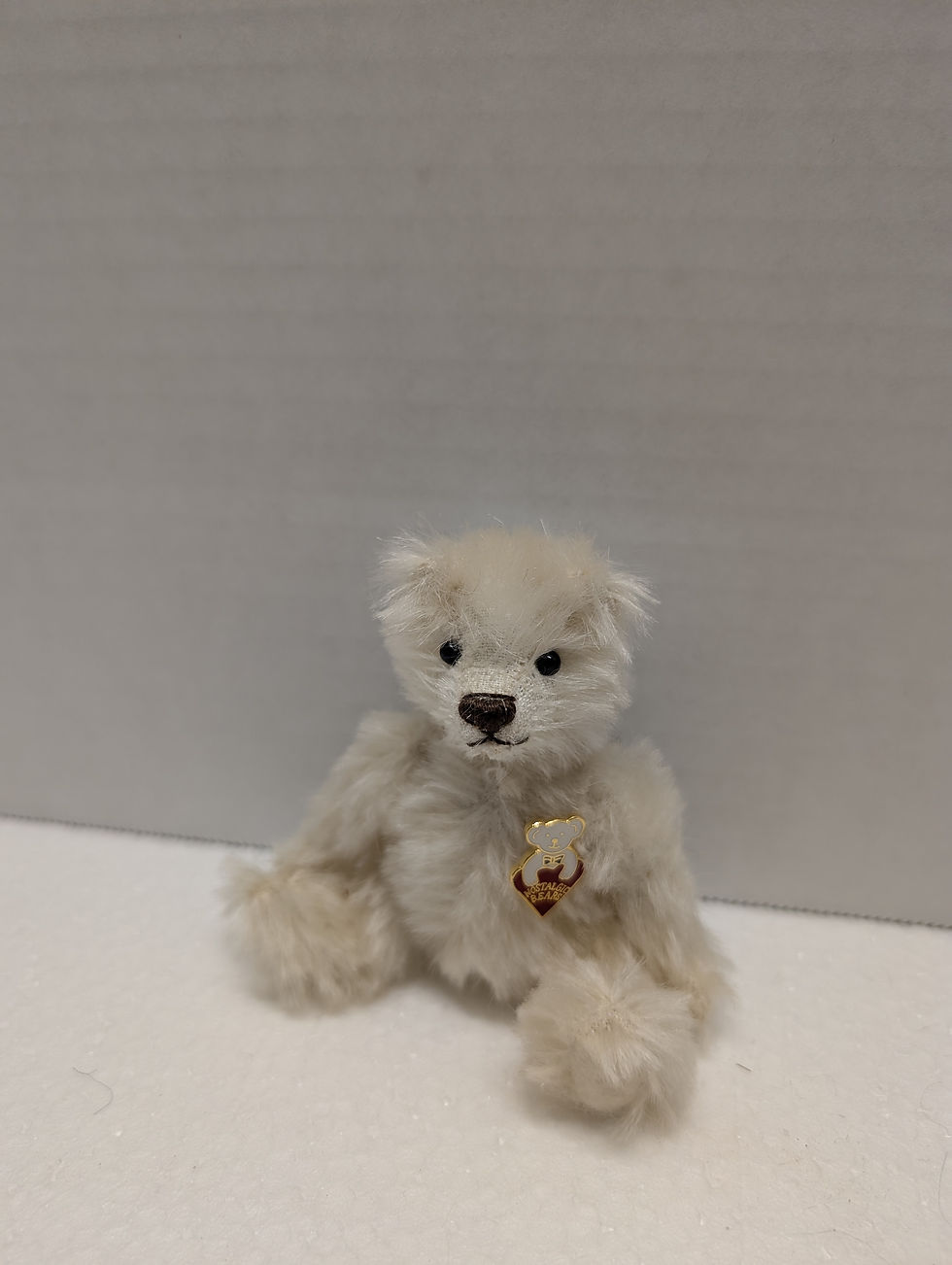 Thumbnail: Artist Nostalgic Bear Mynie 4.5 by Sue and Randall Foskey