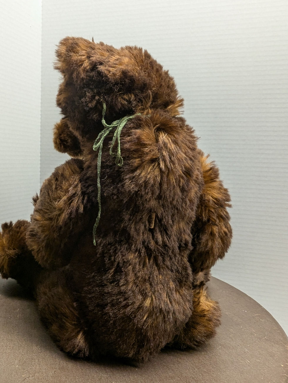 Thumbnail: Artist Jennifer Laing  of Totally Bear  Doing it by the Book  Heartland Reunion