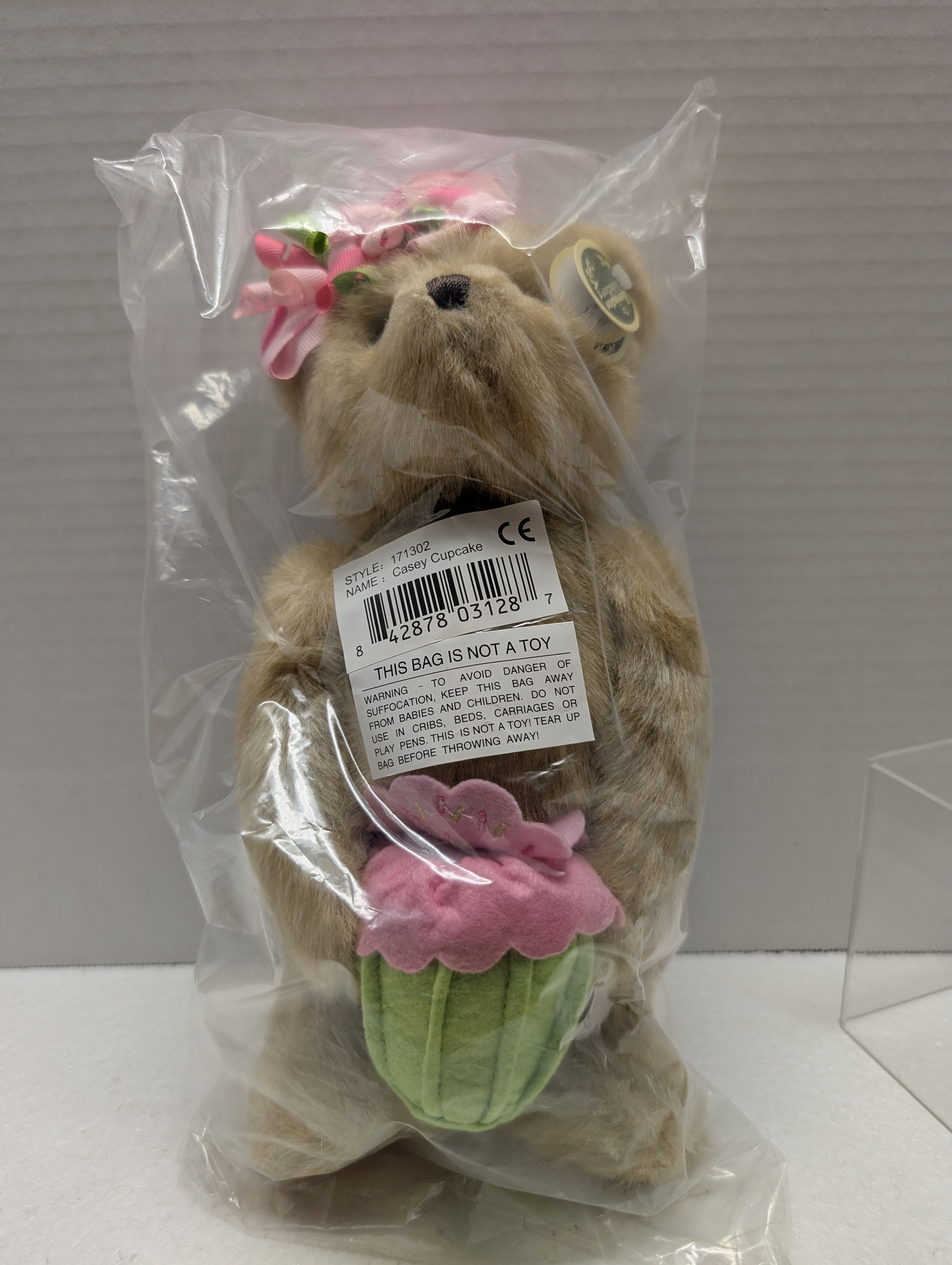 Bearington Collection Casey Cupcake 171302