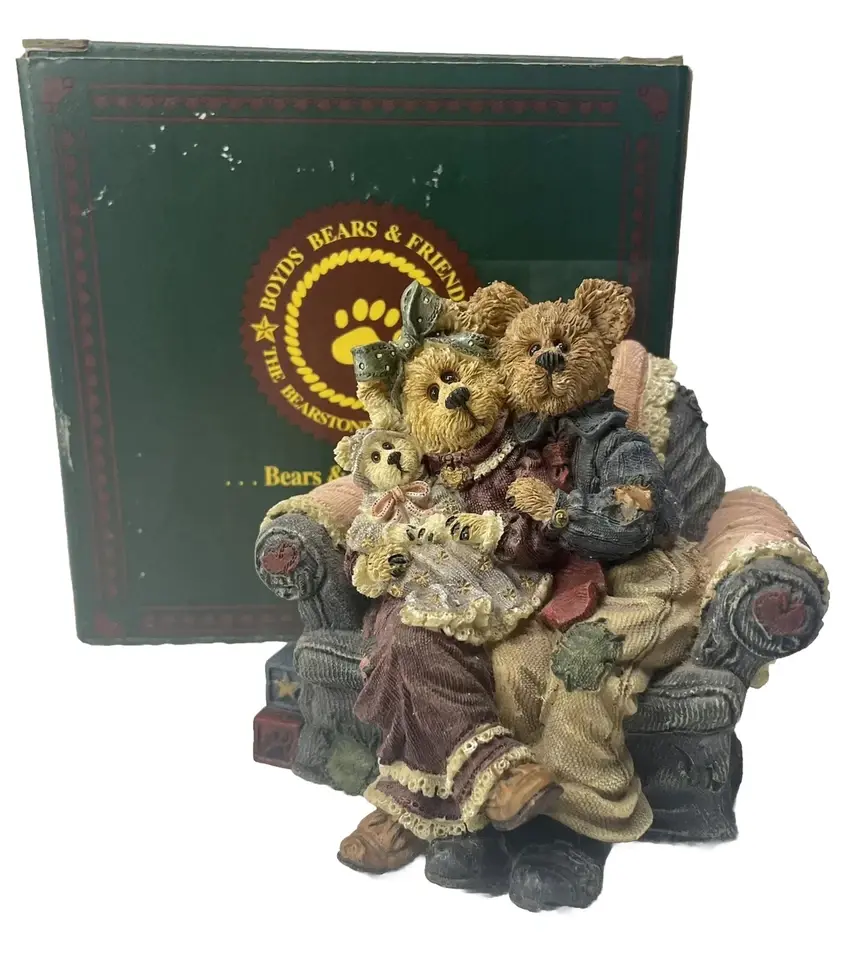 Thumbnail: Boyds Bear Resin Momma & Poppa McNewBear w.Baby Bundles 270556 Baby