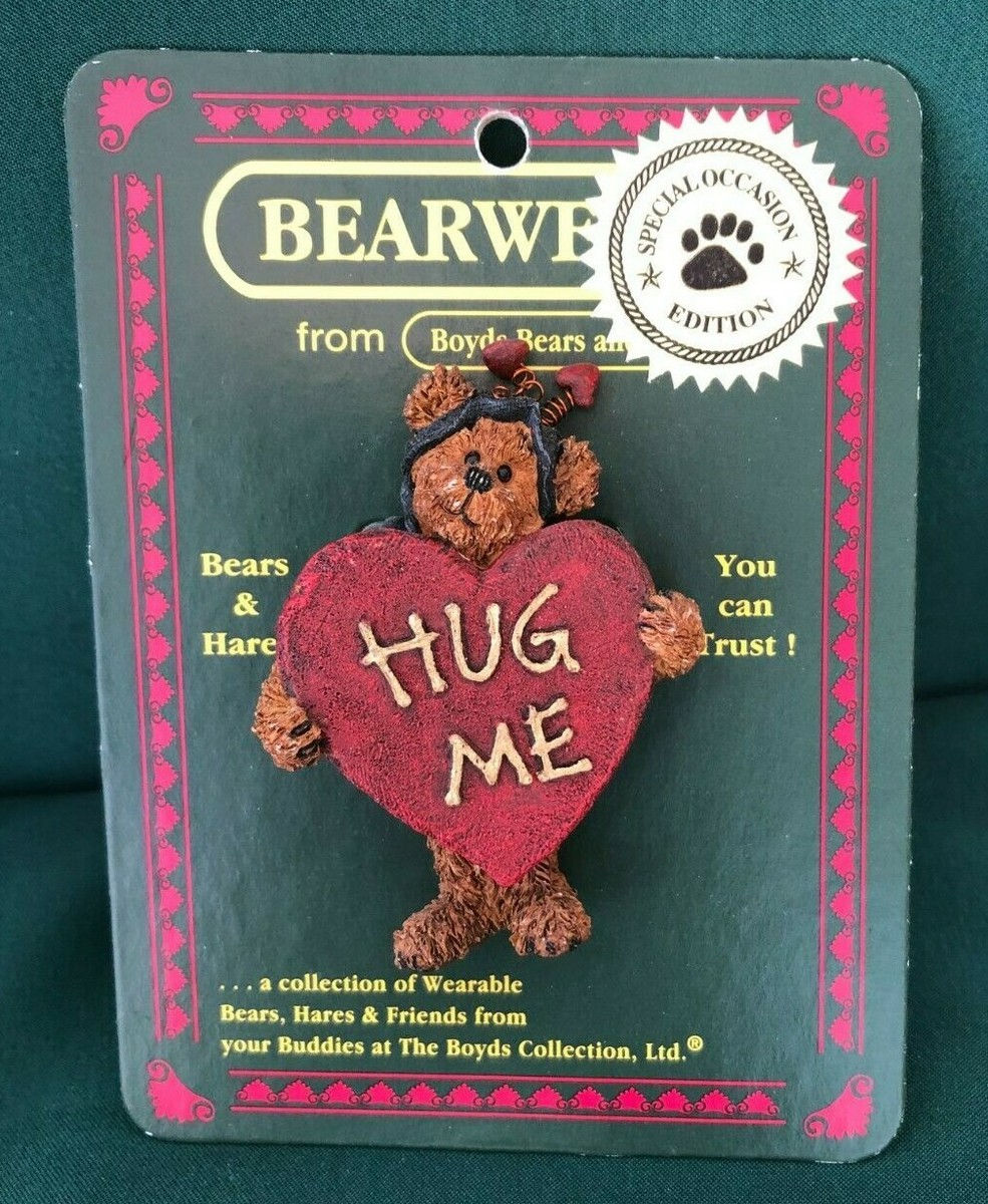 Boyds Pin Bearwear D. Lovebug Pin 82057 Hug Me