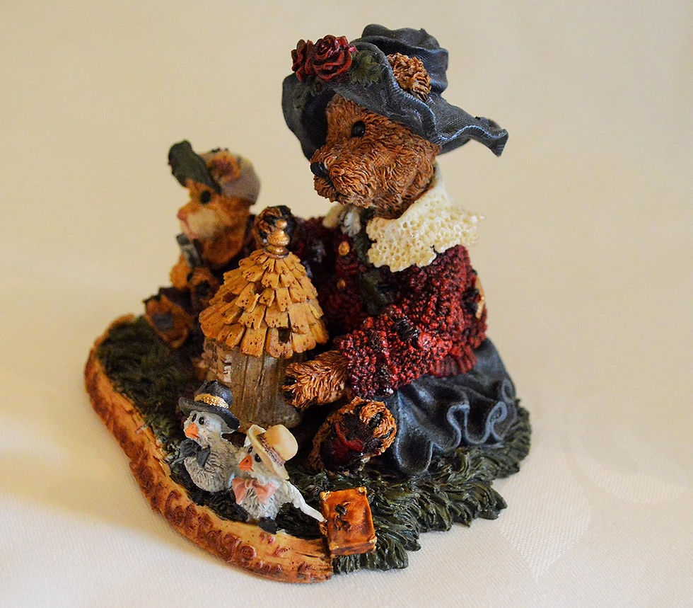 Thumbnail: Boyds Bear Resin Ms. Berriweather's Cottage F. o. B Member Figurine 01998-41