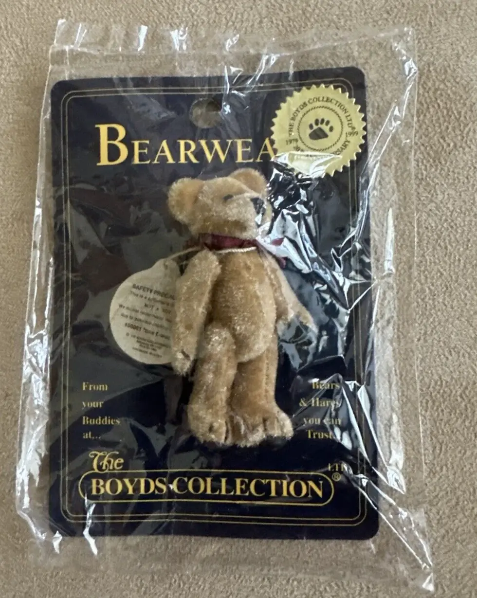 Thumbnail: Boyds Pin Bearwear Tina F. WUZZIE Tan Fabric Pin  50001.