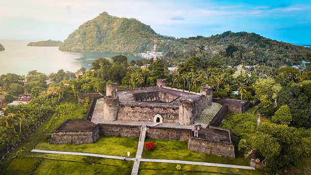 Belgica Fort at Banda Neira Island.jpg