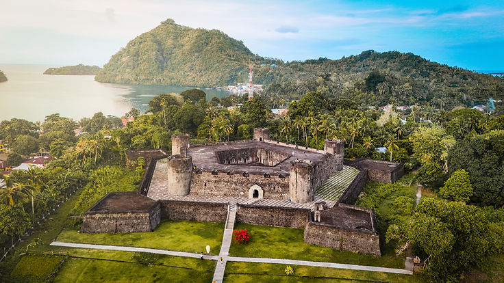 Belgica Fort at Banda Neira Island.jpg