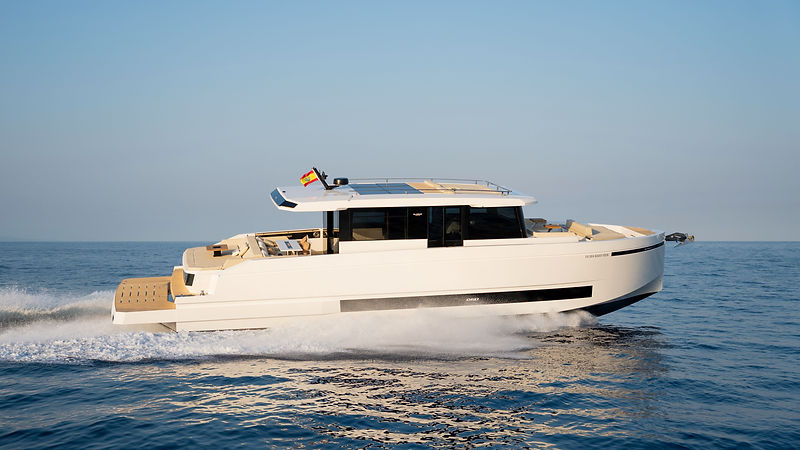 De Antonio Yachts D60.jpg