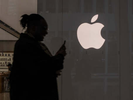 (03.18.24) 애플 "아이폰에 구글 AI '제미나이' 탑재 논의 중"