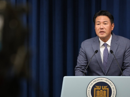 (08.27.24) 김태효, '대통령도 뉴라이트냐' 추궁에 "뉴라이트 의미도 모를 정도"