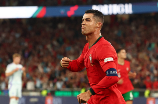 축구스타 호날두, 소셜미디어 합계 팔로워 10억명…'인류 최초'