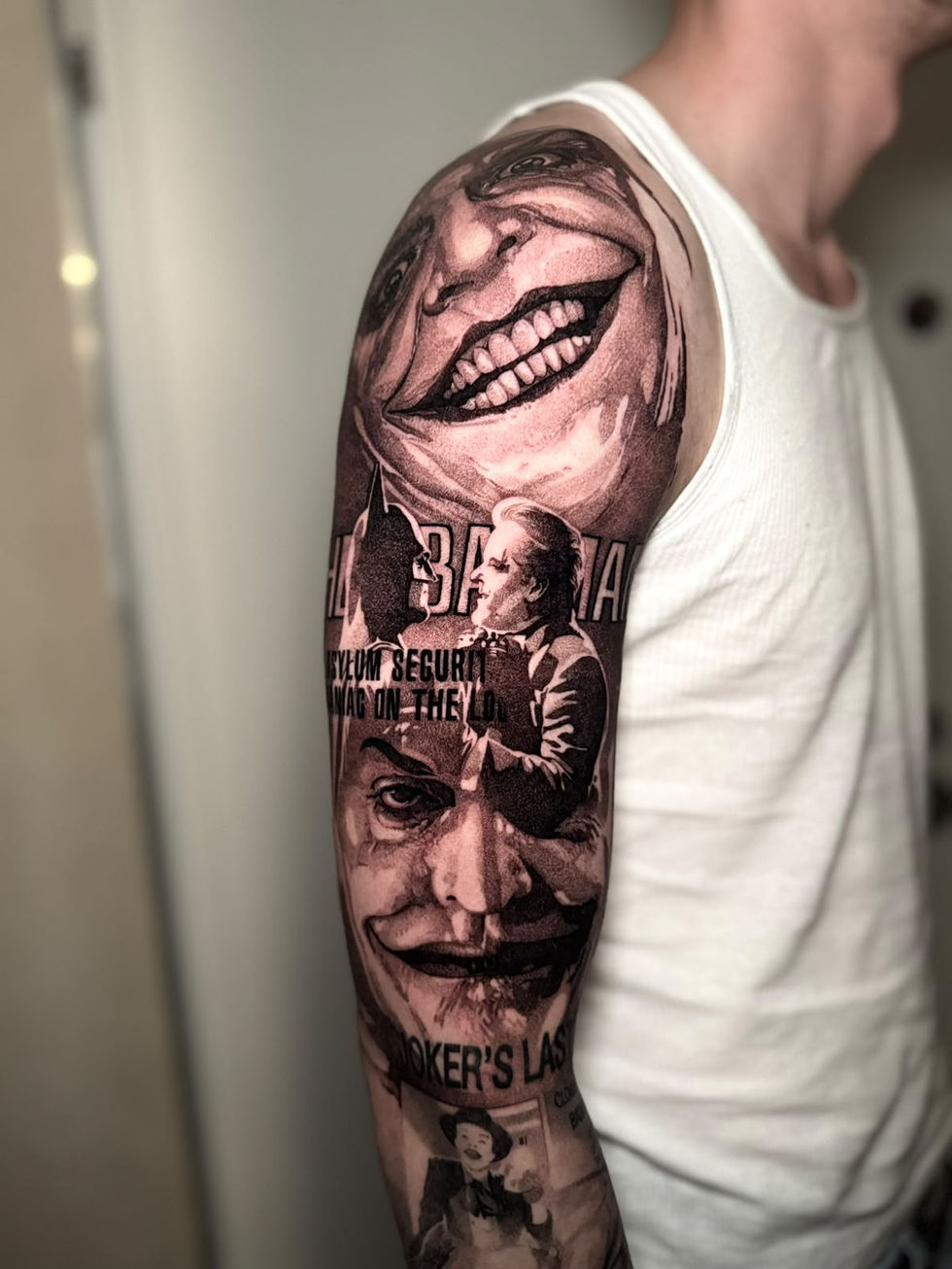 Tatouage réaliste noir et gris réalisé par Mathieu Varga au salon Les Enfants Terribles à Falck en Moselle.
