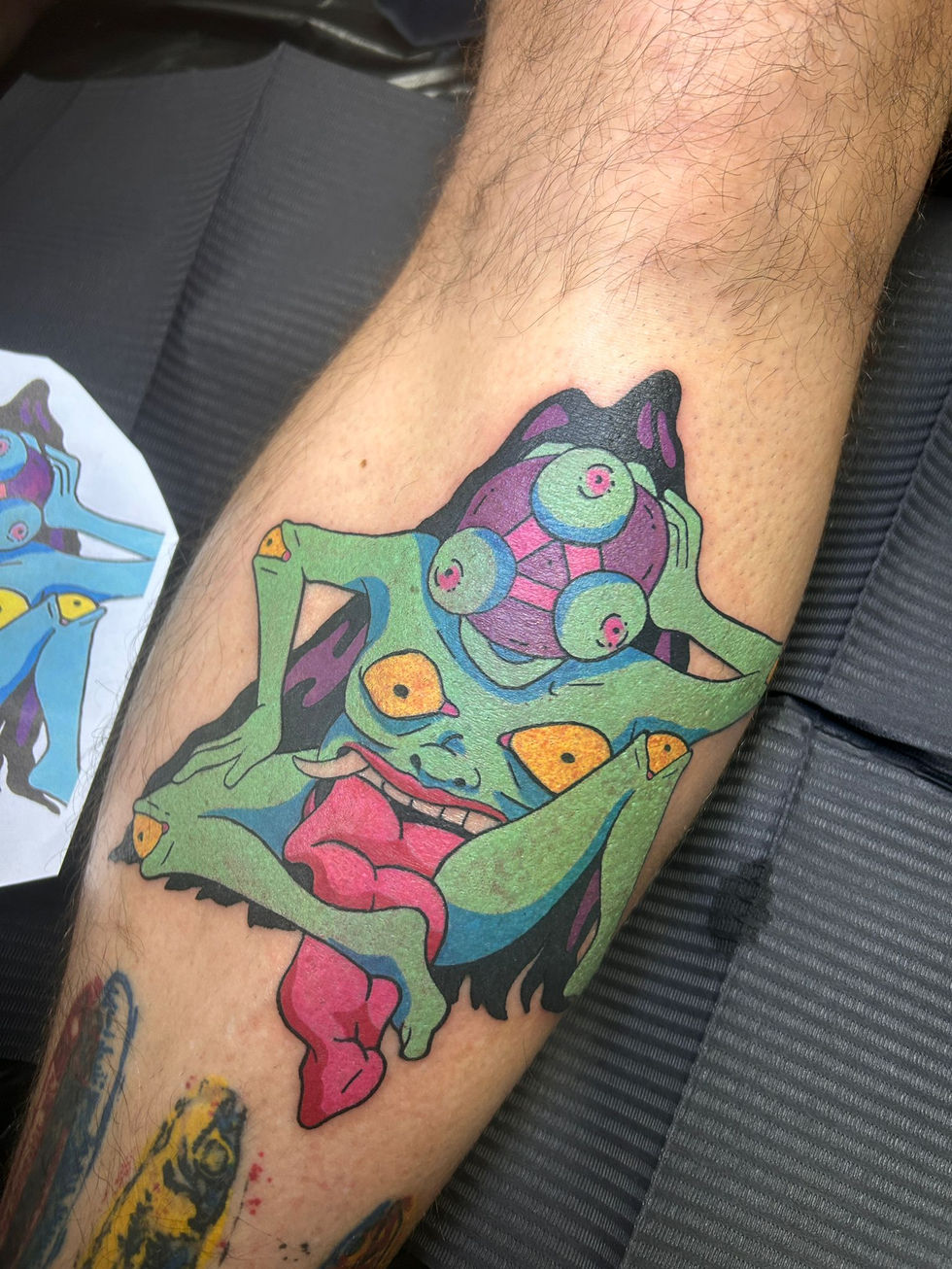 emy_blacksheep. Tatoueuse Grenoble 38 . Collectif Tatoueurs Tatouages France