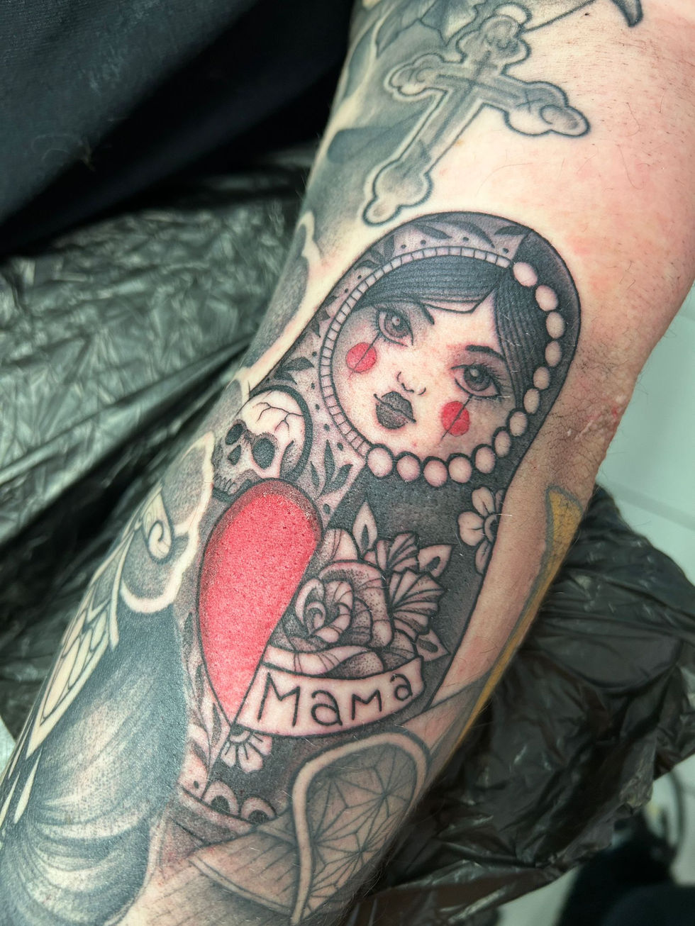emy_blacksheep. Tatoueuse Grenoble 38 . Collectif Tatoueurs Tatouages France