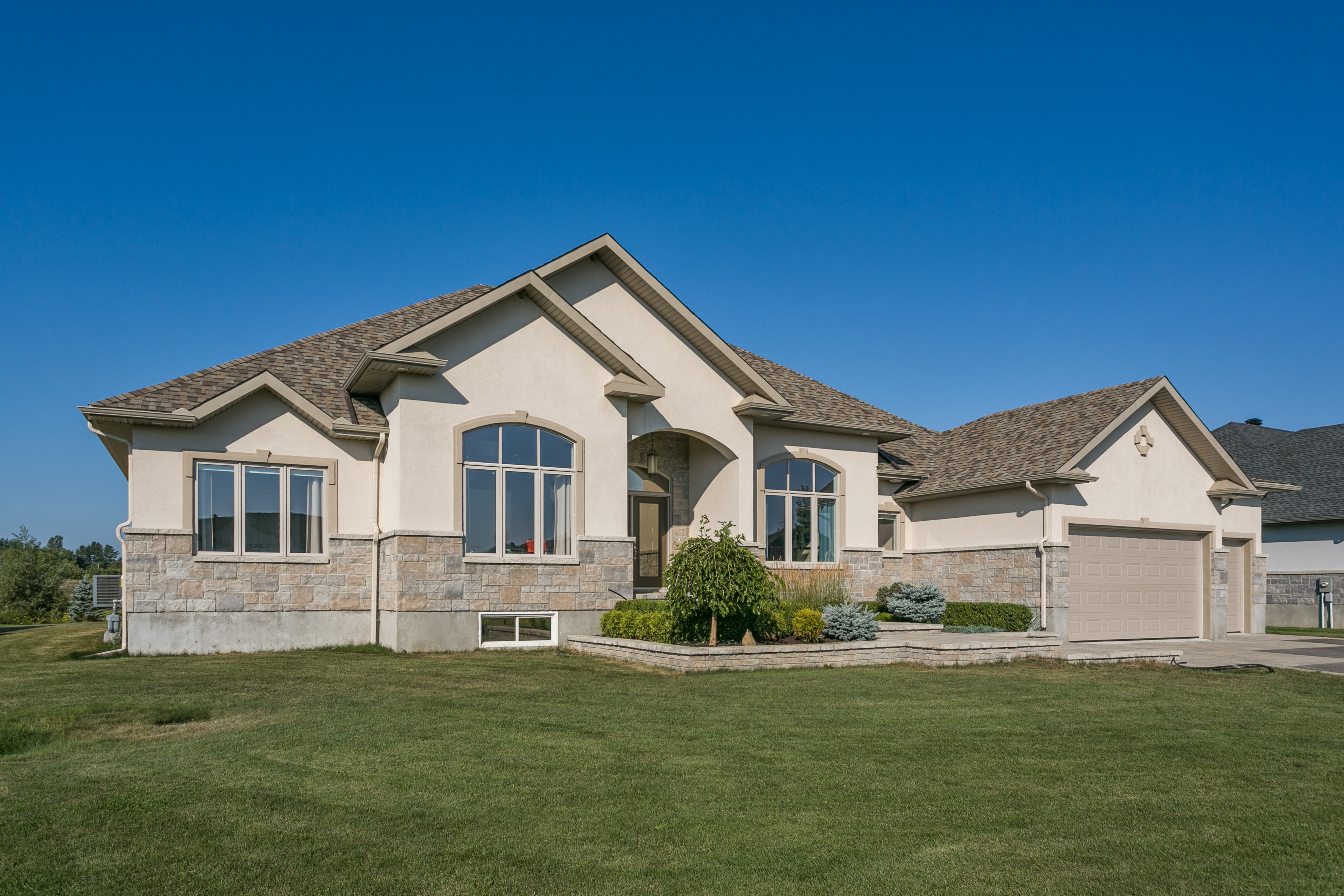 1452 Waters Edge