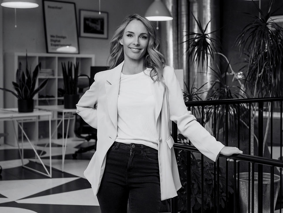 How To Reach Decision-Makers Using Email and DMs: Lessons from Annika Ljaš Eilat