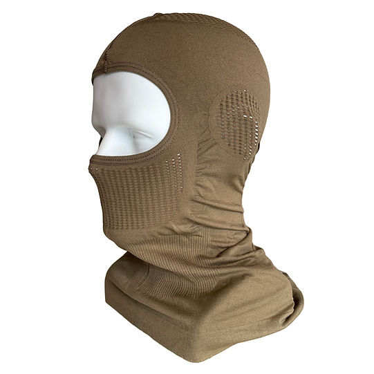 Cagoule de couleur tan porté sur un mannequin