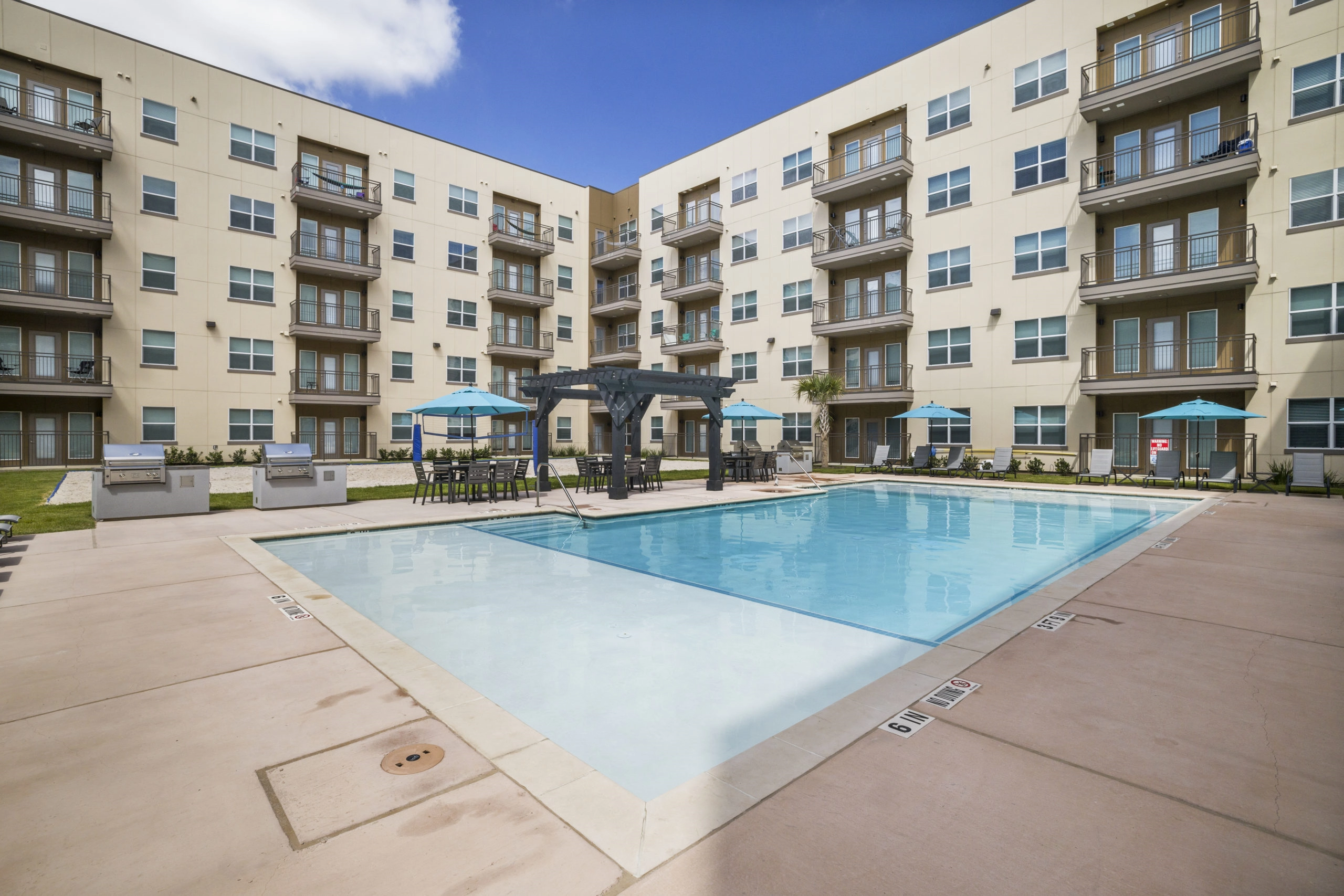 College Town San Marcos - Resort Style Pool