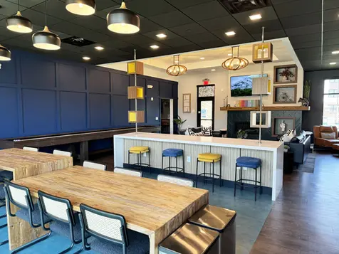 551 North Clubhouse Cafe and Lounge