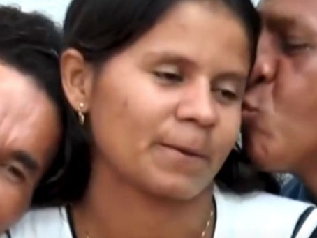 Mujer se cansa de ser infiel y le pide a su esposo y amante que vivan juntos