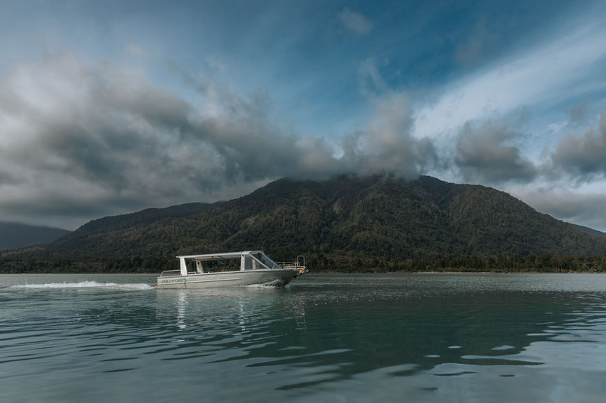Jet Boat on the Hollyford River and make your wedding adventure last days!
