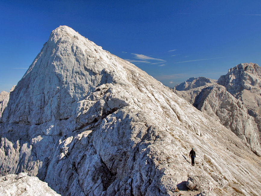 Prisojnik, 2.457 m