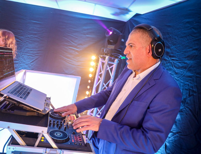 ShowLive-DJ Live