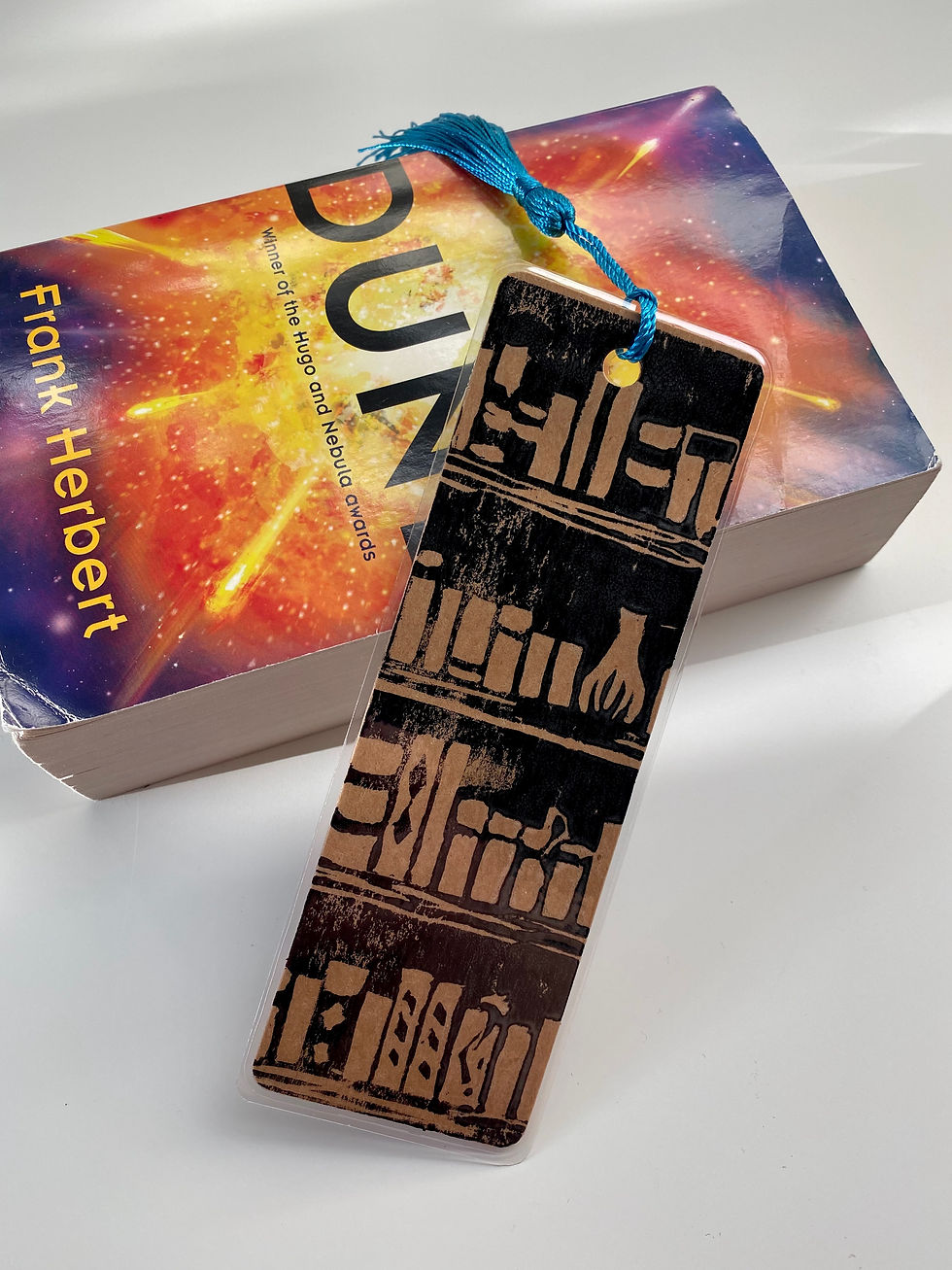 Thumbnail: Bookshelf bookmark