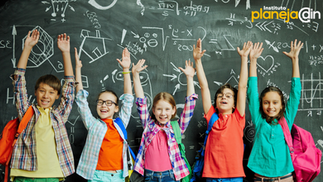 Educação financeira com propósito: ensinando valores, e não apenas números.