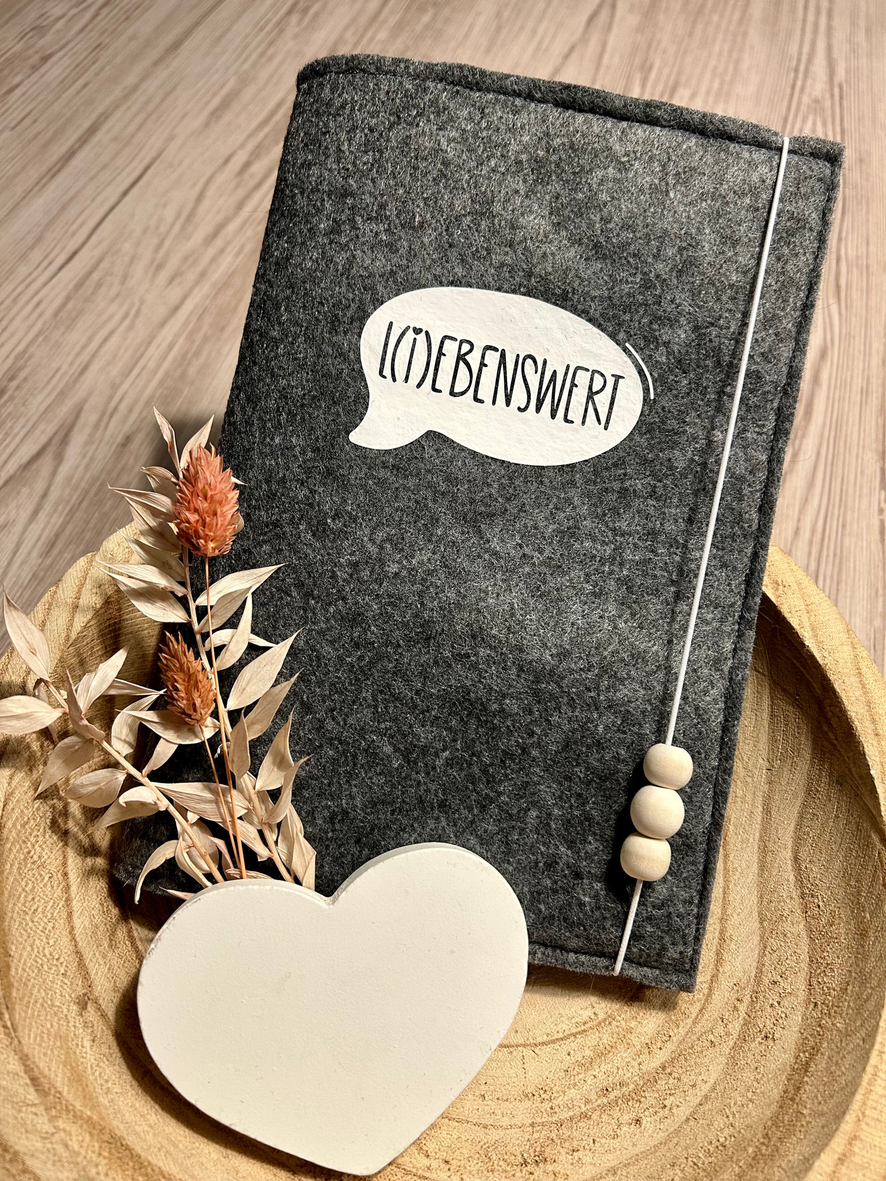 U-Heft Hülle "L(i)ebenswert"