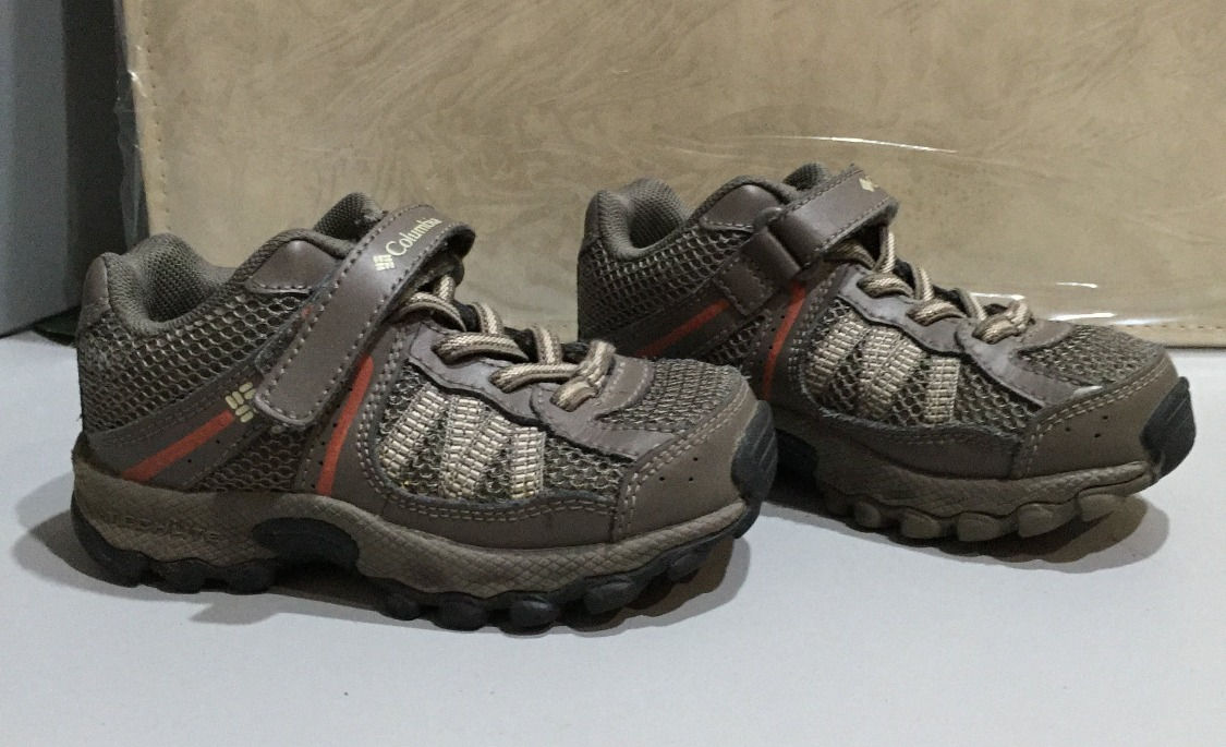 Boys Colombia shoes - US size 9