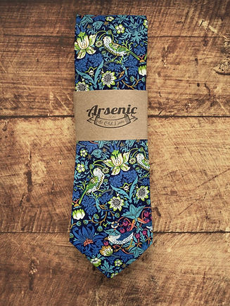 Asenic and old lace Nottingham collection tie