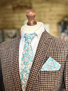 Blossom blue and pink neck tie