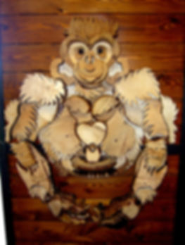 artigianato le casette-scimpanze di legno