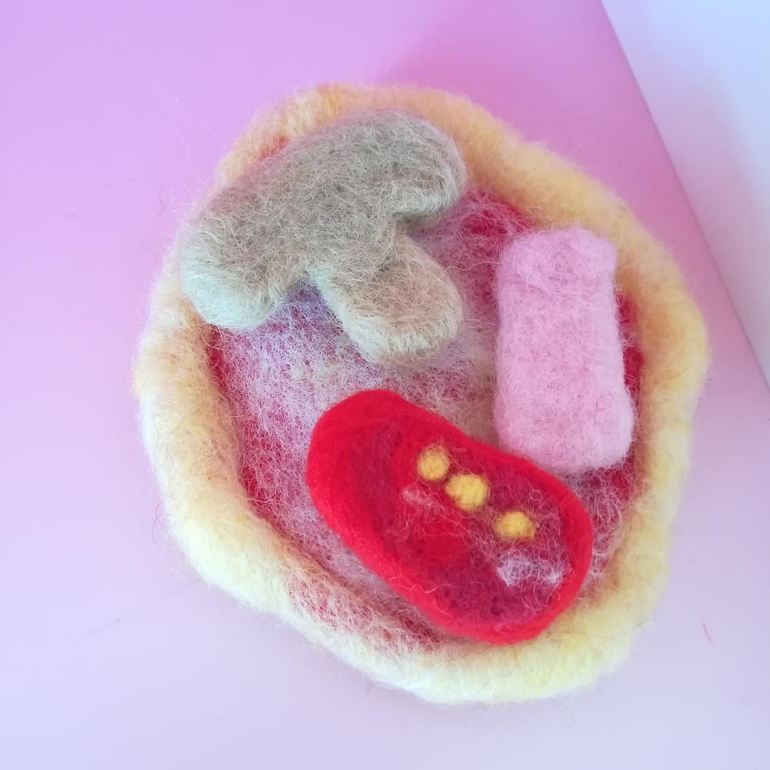 Pizza avec ingrédients à cuisiner