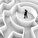 Person im Labyrinth – Sinnbild für Planung, Problemlösen und Handlungssteuerung im Alltag.