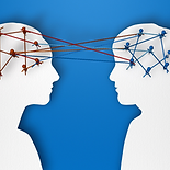 Zwei stilisierte Köpfe mit verbundenen Netzwerken – Sinnbild für Abstraktion und logisches Denken.