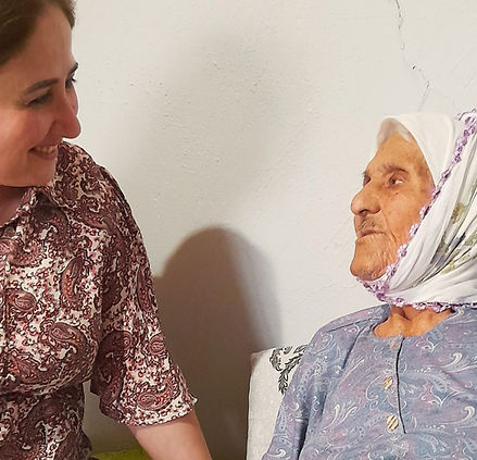 Kultursensible Demenzberatung für Angehörige und ältere Menschen im familiären Umfeld.