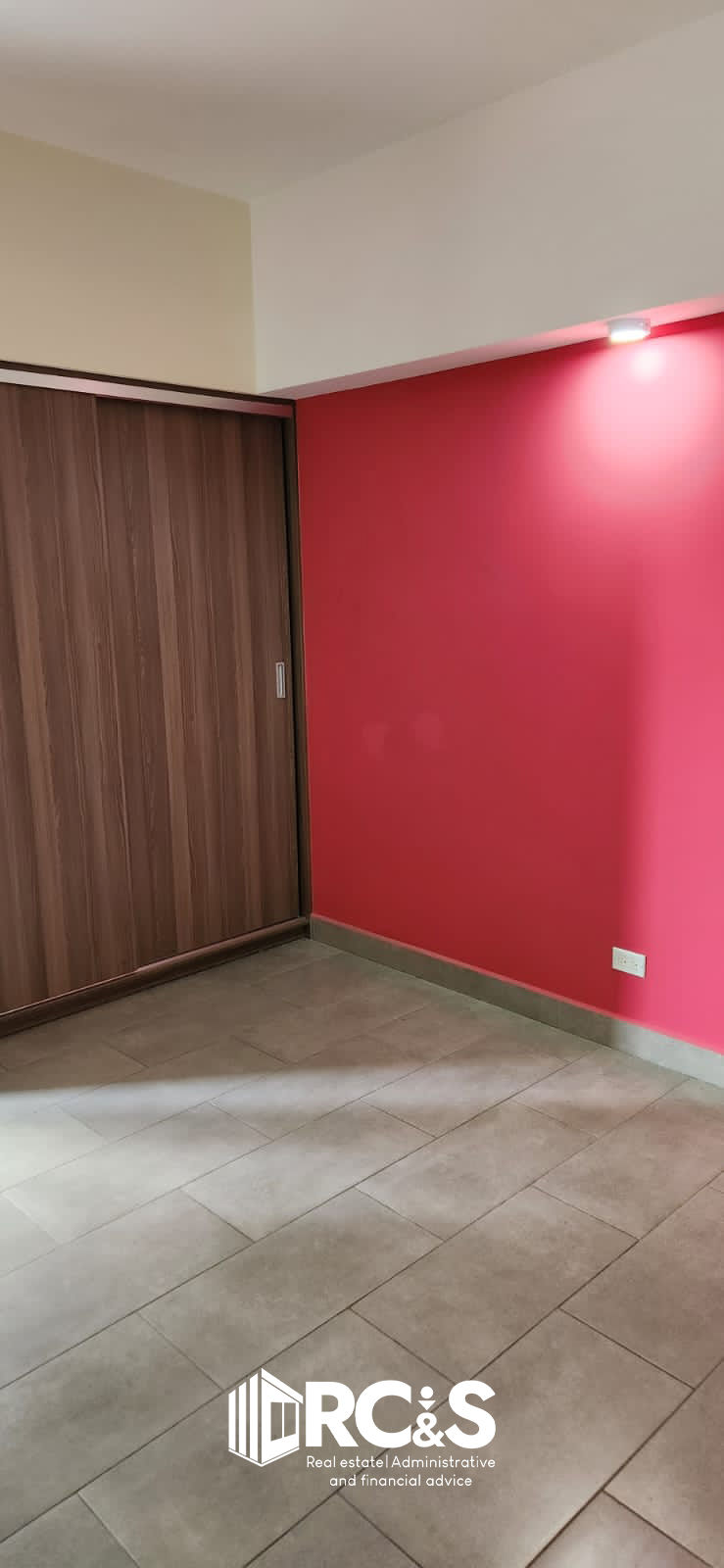 Miniatura: Alquiler en área muy exclusiva Condado Santa Rosa