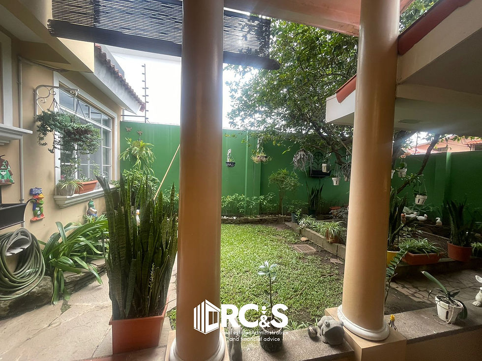 Miniatura: En venta preciosa casa en Cumbres de Cuscatlán Santa Elena